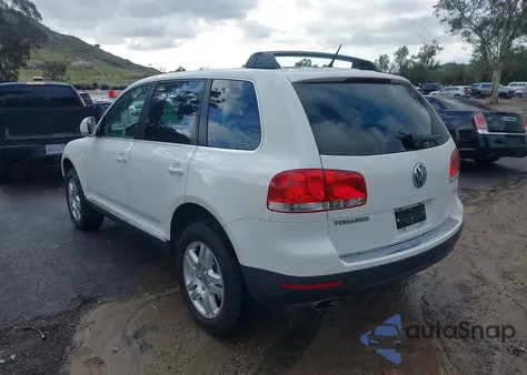 2006 Volkswagen Touareg V8 z USA, uszkodzony, nr VIN WVGZM77L06D027930
